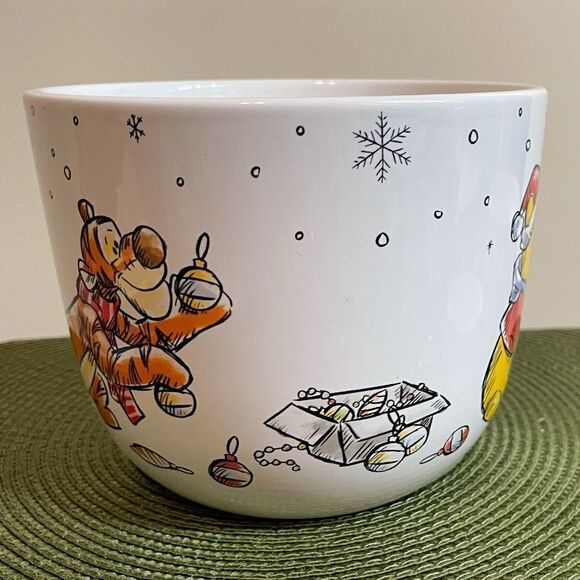 Disney Winnie the Pooh Christmas planter medium NWOT - Picture 4 of 11